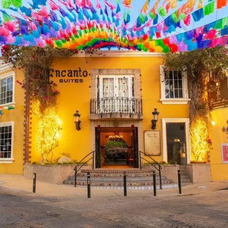 El Encanto Inn & Suites