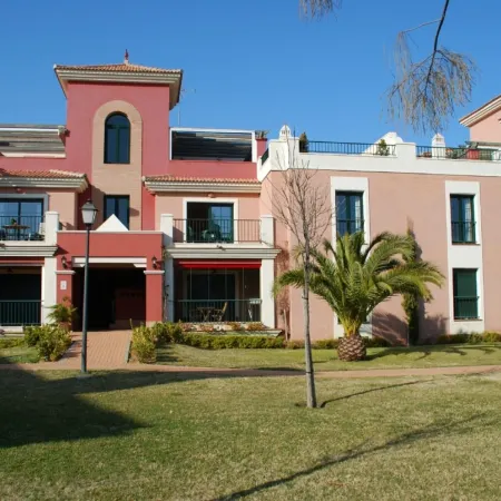 Golfside Stay for 5 Guests
