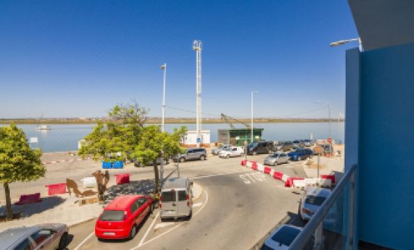 River-view Apartment in Ayamonte