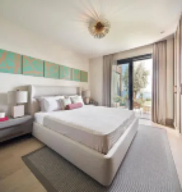 Root Redrock Yalikavak