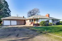 Secluded Albany Escape, Pet Friendly w/ Fee