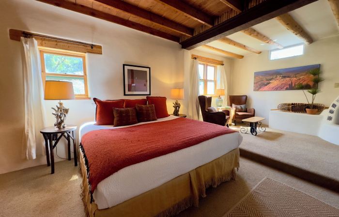 Old Taos Guesthouse B&B