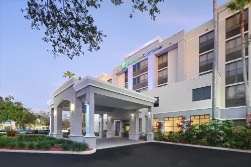 Holiday Inn Express & Suites KENDALL EAST - MIAMI by IHG