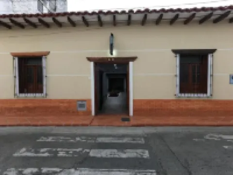 HOTEL COLONIAL A 100 MTS DE LA BASILICA