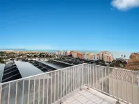 Light Filled Property Near Sea - 2-Star