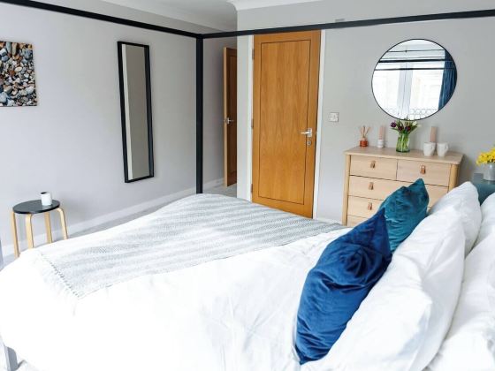 Modern Margate Apt 2BR En-suite Parking by Adliv