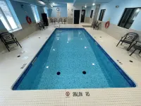 Quality Inn - piscina