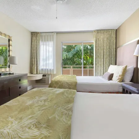 Plantation Hale Suites