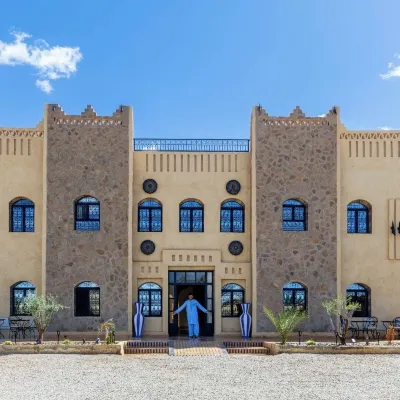 Riad la Luna Hotels near Zahra Luxury Desert Camp