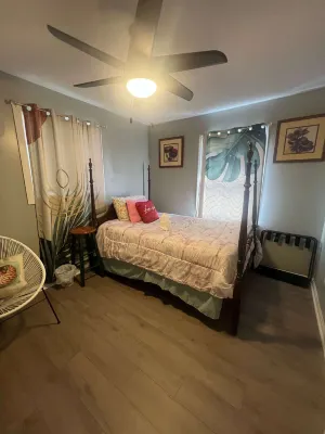 Lusby 4BD Family Home With Private Beach Access