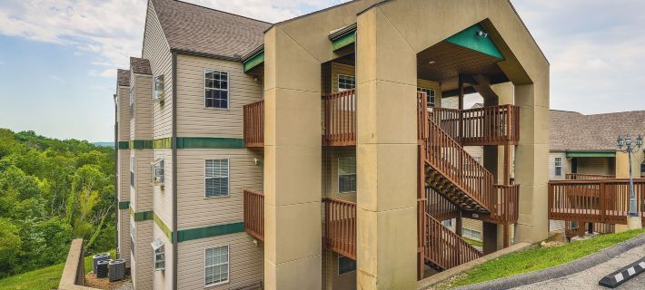 Walk to Table Rock Lake: Condo w/ Pool Access! インディアン・ポイントのホテル