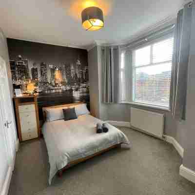 4 Luxury Ensuite Bedrooms, Games Arcade Room Rooms
