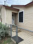 Charming 2-bedroom house in welcoming quiet Hondo w HEAT AC, WiFi, cable
