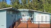 Wolf Beach Cottage by AvantStay