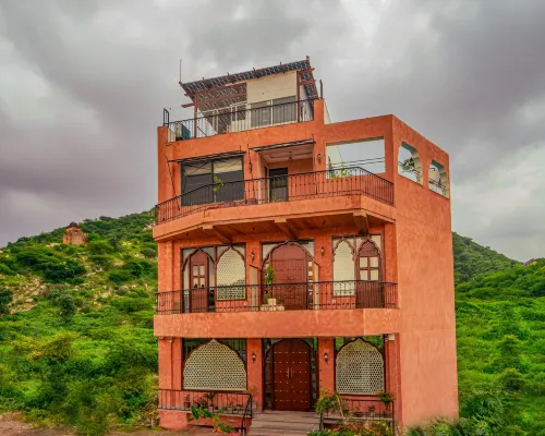 Artisav House Hotels near Amer