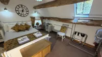 Farmhouse-Sleeps 5-Near Alton Towers Peak Dist