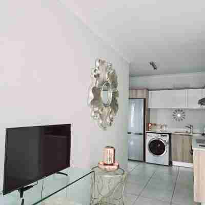 Luxury 1BR at Blyde Lagoon, WiFi & Security Rooms