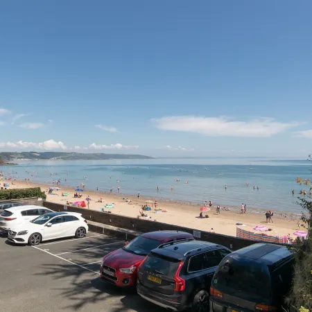Swn Y Tonnau - Sea Front Apartment Spectacular Sea Views Parking Direct Beach Access