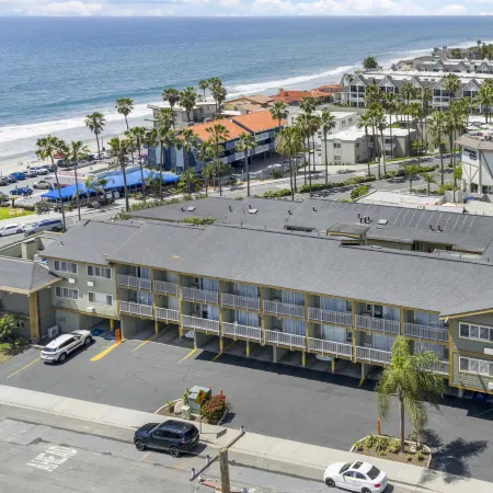 Best Western Plus Beach View Lodge Отели рядом с достопримечательностью «Тамарак Серф Бич»
