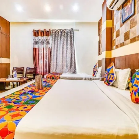 Hotel Crystal Inn