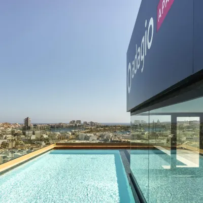 أبارت هوتل أداجيو مالتا سنترال Hotels near شاطئ فوند غادير (Fond Ghadir Beach)