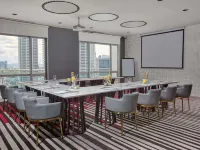 Novotel Suites Manila at Acqua