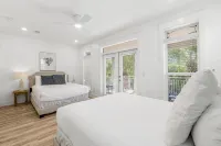 30A Beach House - Apres 30A Villa - Kitchens