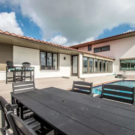 Coastal Paradise Beachfront House - Sleeps 26