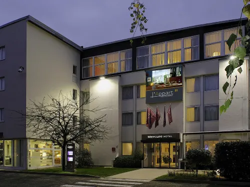 Hôtel Mercure Forbach - ที่มีที่จอดรถ