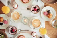Van der Valk Hotel Hilversum/ de Witte Bergen - Breakfast