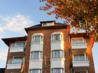 Hotel Glamour da Serra Hotels near Avenida Central