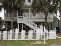 4BR Home with Private Dock on Warm Spring Fed Canal with Gulf Access