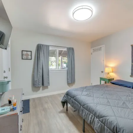 Cozy Room Near Schroon Lake Marina, Town & Beach!