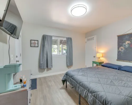 Cozy Room Near Schroon Lake Marina, Town & Beach! Hotels in Schroon