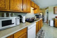 Families Welcome! Corinth Escape w/ Lake Views - 3-Star