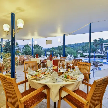 Green Bay Resort & Spa