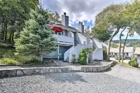 All-Season Base! Unit w/ Balcony in Beech Mountain - parking