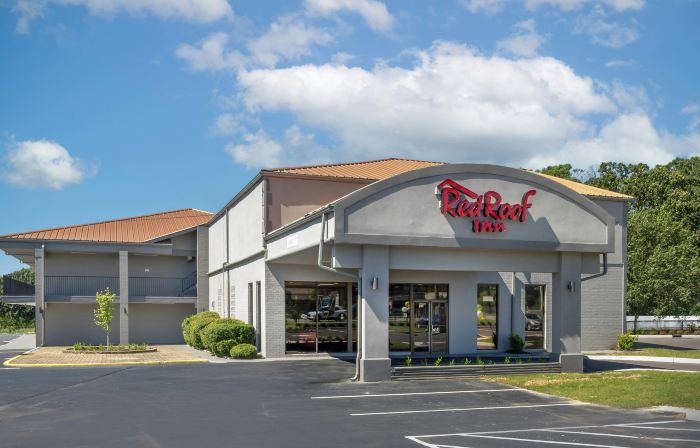 Red Roof Inn & Suites Manchester, TN