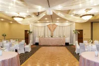 DoubleTree by Hilton Hotel Grand Rapids Airport - 4-Star