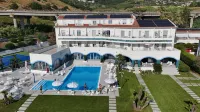 Hotel Poseidon - С бассейном