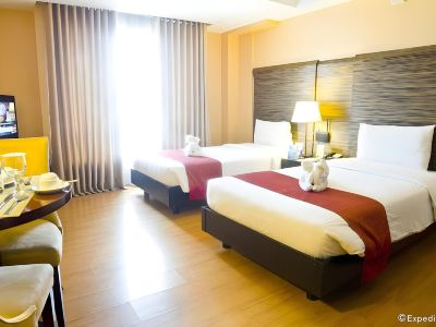 Lancaster Hotel Manila