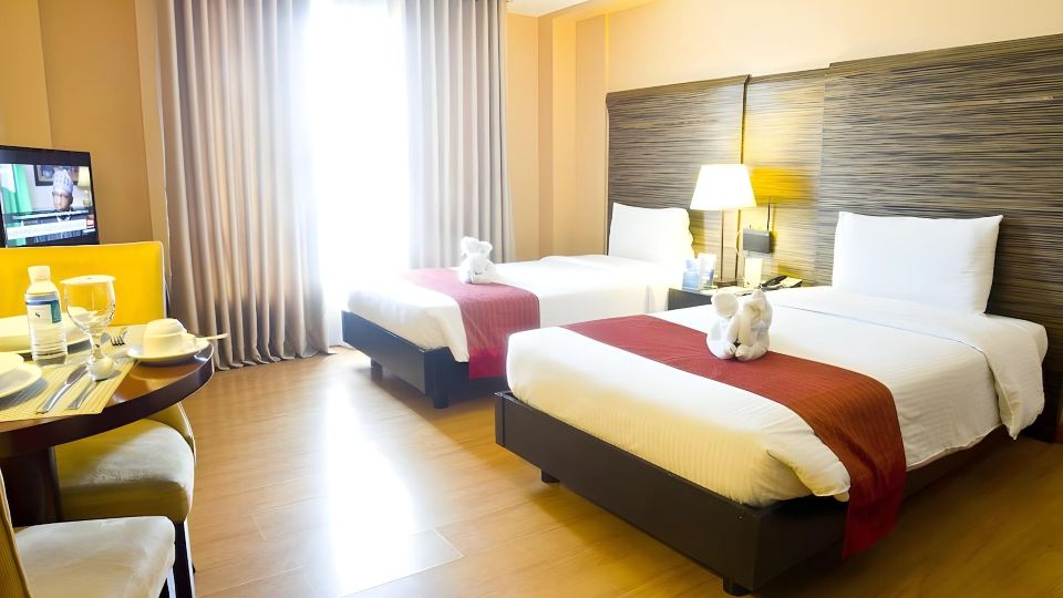 Lancaster Hotel Manila