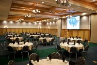 Heathman Lodge - parkir