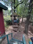 Quiet cabin in the woods w/ access to pools, river, & lakes in gated community!! - 2つ星