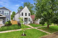 Victory Lane Villa Game Room - Hot Tub - Firepit - Homestays