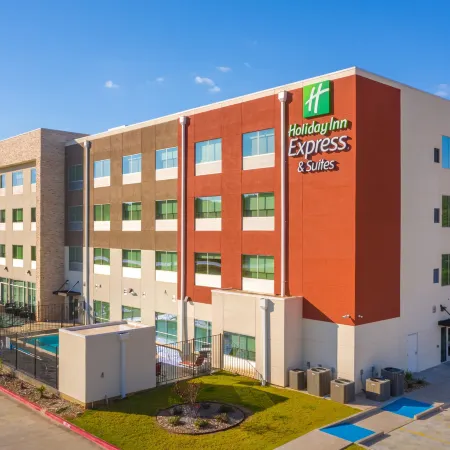 Holiday Inn Express & Suites LINDALE - TYLER by IHG
