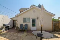 Tara House — Historic Charm, Executive Comfort, Minutes from Downtown - Kitchens