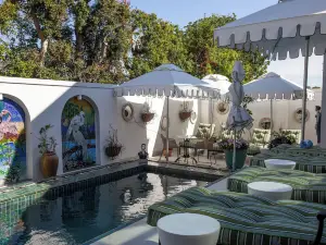 Le Petit Manoir Boutique Hotel