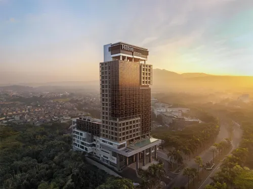 Hilton Padalarang Bandung - bar