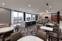 La Quinta Inn & Suites by Wyndham Athens I-65 - piscina